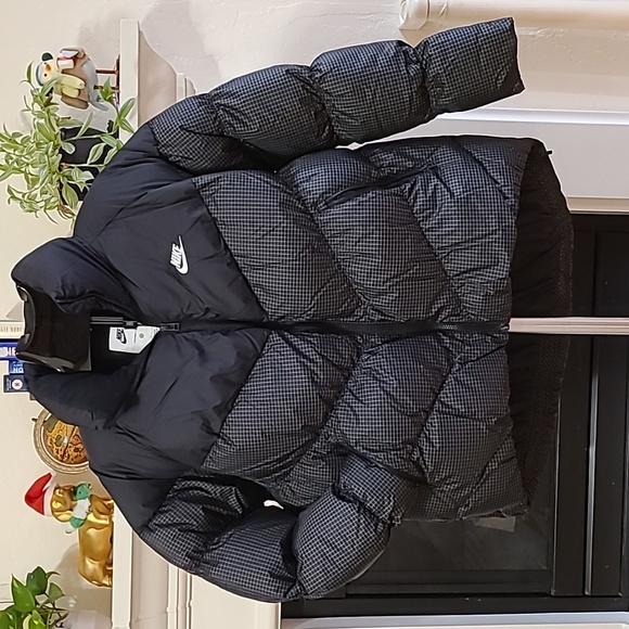 NIKE WOMENS WINDPUFFER BLACK GRID THERMA-FIT PADDED JACKET SIZE LARGE NWT - Picture 3 of 16